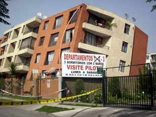 Earthquake-damaged building