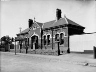 Clifton Hill Railway Station