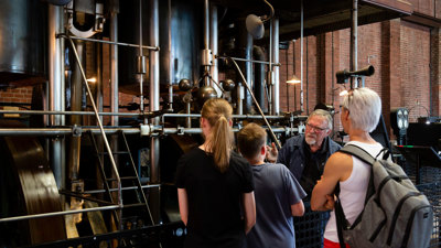 Engine Driver gibing a tour of the pumping station.