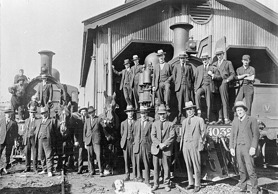 Engineers and locomotive crew at Portland locomotive depot, circa 1921