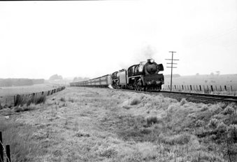 Vintage train R707 and R76, Ballan to Ballarat, 5 September 1973