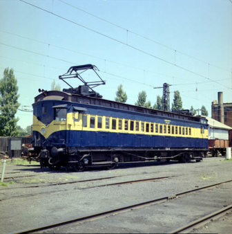Pilot in new blue and gold paint, Jolimont Workshops, 21 February 1975