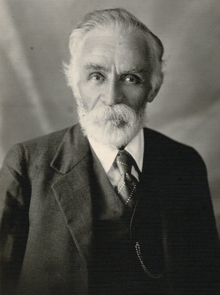 Black & White photograph of George Lyell.
