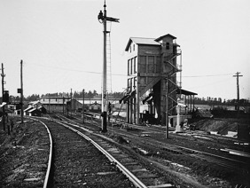 Ararat's unique coal stage with reinforced concrete hopper coaling tower, built in the late-1920s. Railway signal mast in the foreground, circa 1927