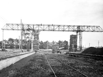 Dismantling crane at Newport