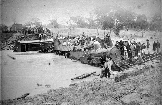 Bridge failure resulting in a rail accident, circa 1905