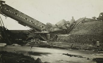 Train wreckage following a bridge failure at McCallums Creek, 19 August 1909