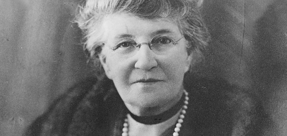 Portrait of a an elderly woman