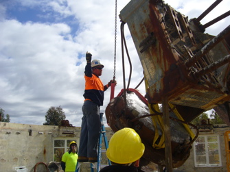 Removing the shattered remains of the 50 inch mirror, Mount Stromlo, November 2008
