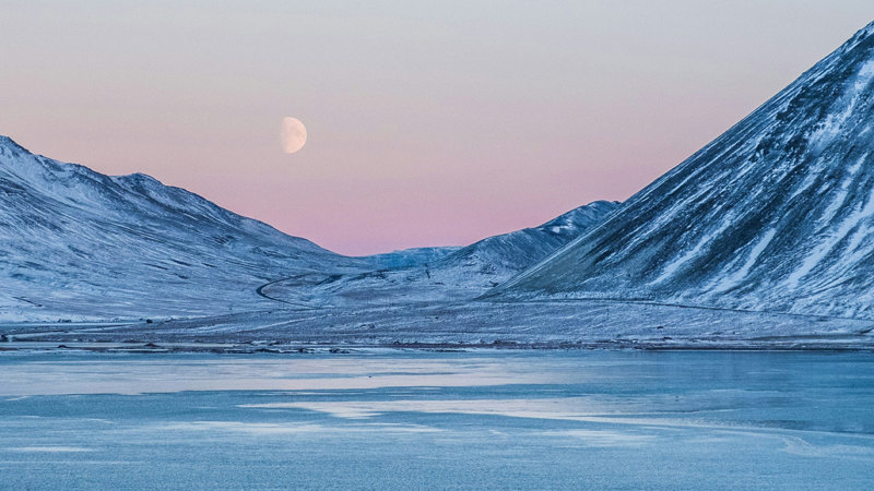 Polar Realms: Frontiers of a Changing Planet
